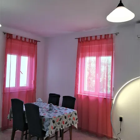 Stella Apartment *