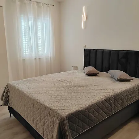 Stella Apartment *