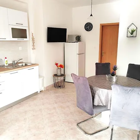 Stella Apartment