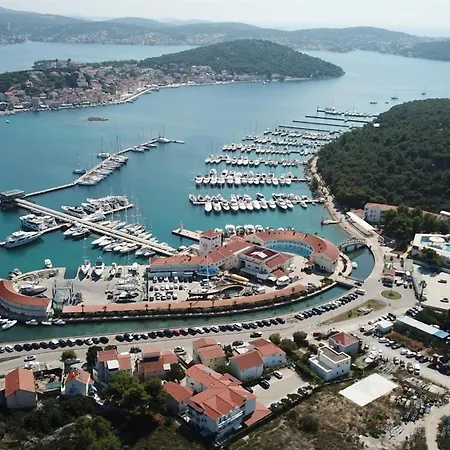 Stella * Rogoznica (Sibenik-Knin)